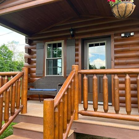 Lincoln Log Cabins Hotel Exterior photo